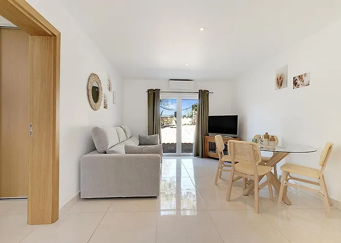 Διαμέρισμα Garden House *